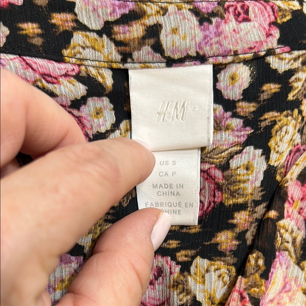 H&M Brown and Cream Tiered Sundress with Bishop Sleeves. Small - Picture 5 of 7